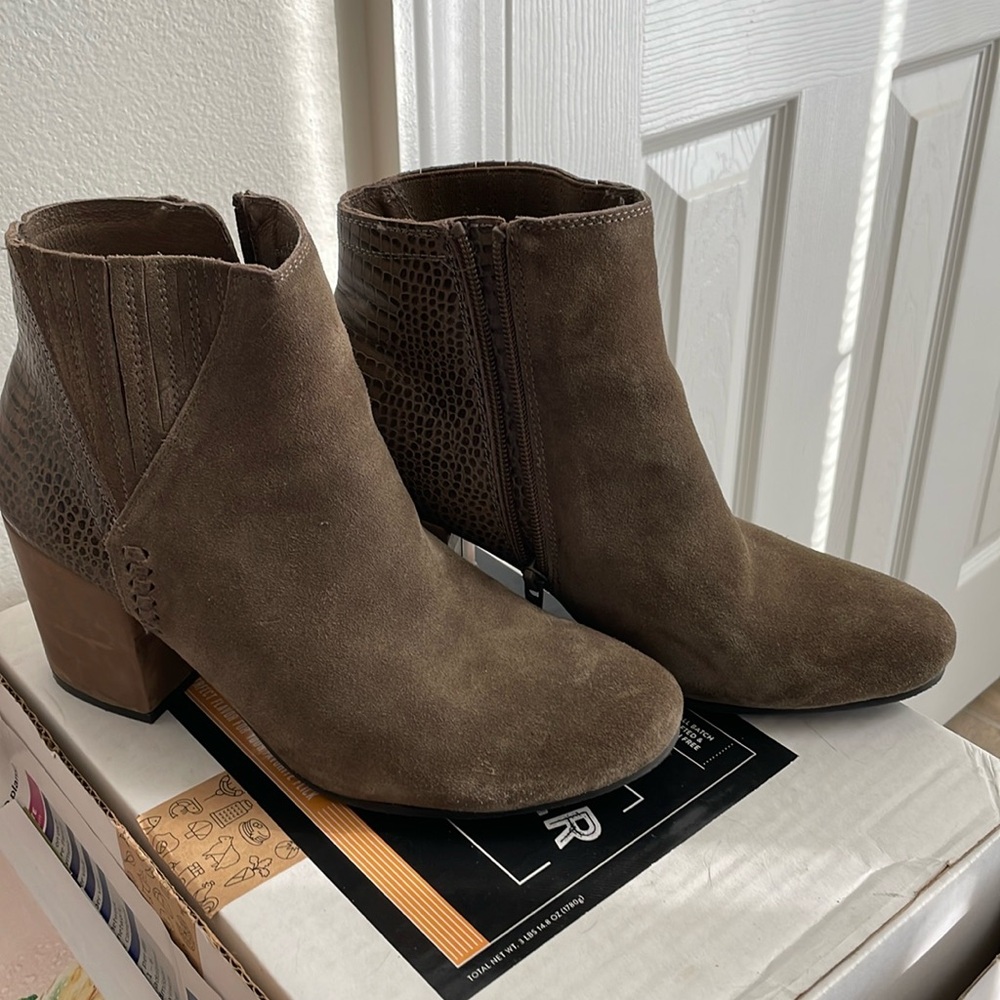 Madden-lookalike Khaki Suede Leather Block 3” Heel Berlin Ankle Boots / Booties